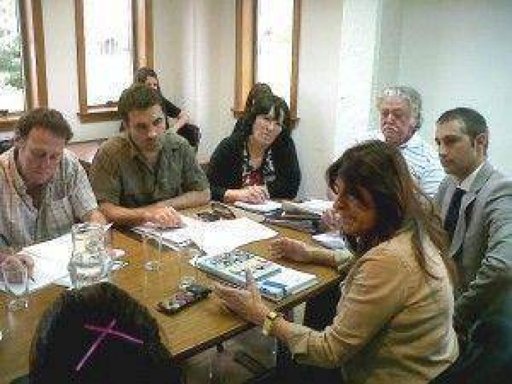 �Quiroga y Sapag coinciden en defender los intereses de Casino Magic�