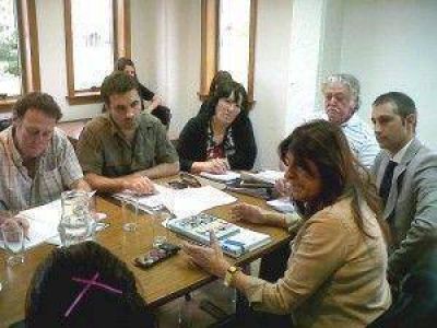 �Quiroga y Sapag coinciden en defender los intereses de Casino Magic�