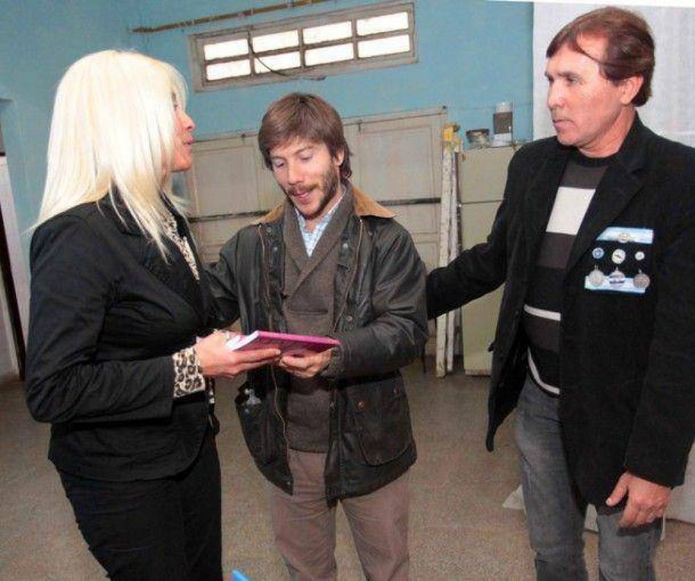 Acci�n Marplatense: Charla abierta y donaci�n de libros en Playa Serena