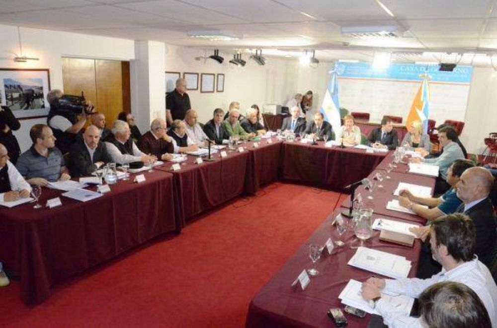 Consejo Econ�mico y Social: R�os asegur� "la Tarifaria se destinar� al funcionamiento del Estado" 