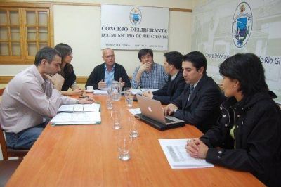 El Ejecutivo y Concejales avanzan en el an�lisis del Presupuesto Municipal 2013