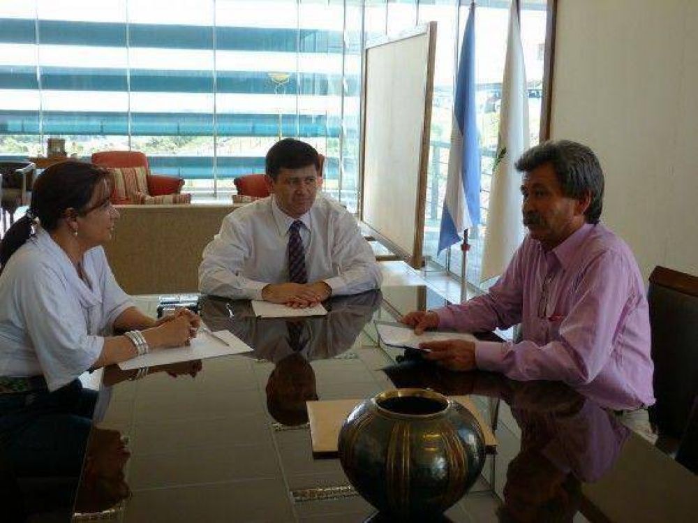 Mones Ruiz se reuni� con el Secretario General de la UTA