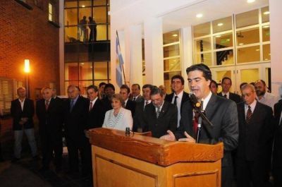 Inauguraron el nuevo edificio de Tribunales en Castelli, que albergar� a cinco juzgados 