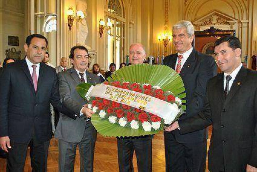 Sesiona el parlamento del NOA