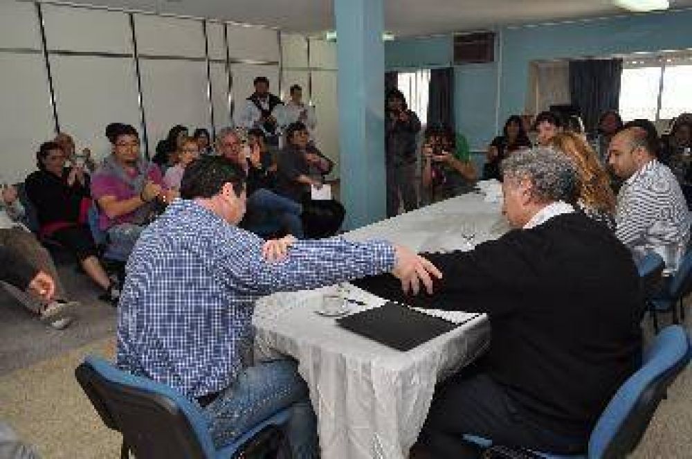 Cides se fue y abri� la interna en el Concejo