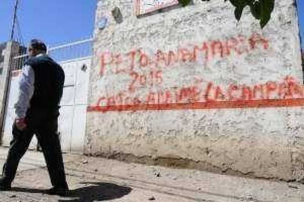 Hay pol�mica en el PJ por unas pintadas en Rivadavia