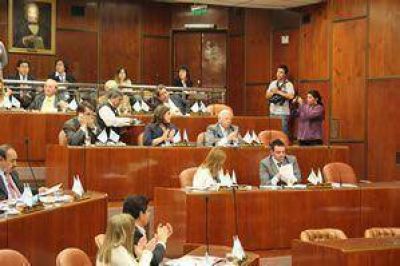 Aprobaron el voto a los 16 a�os con oposici�n