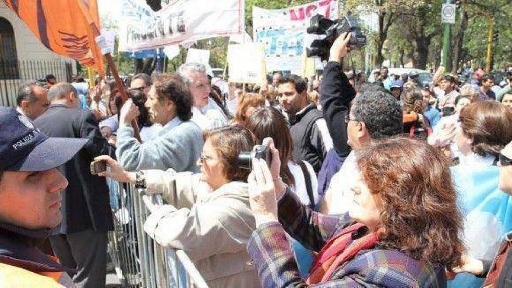  Nueva marcha del SITAS en Leales por deficiencias en materia sanitaria