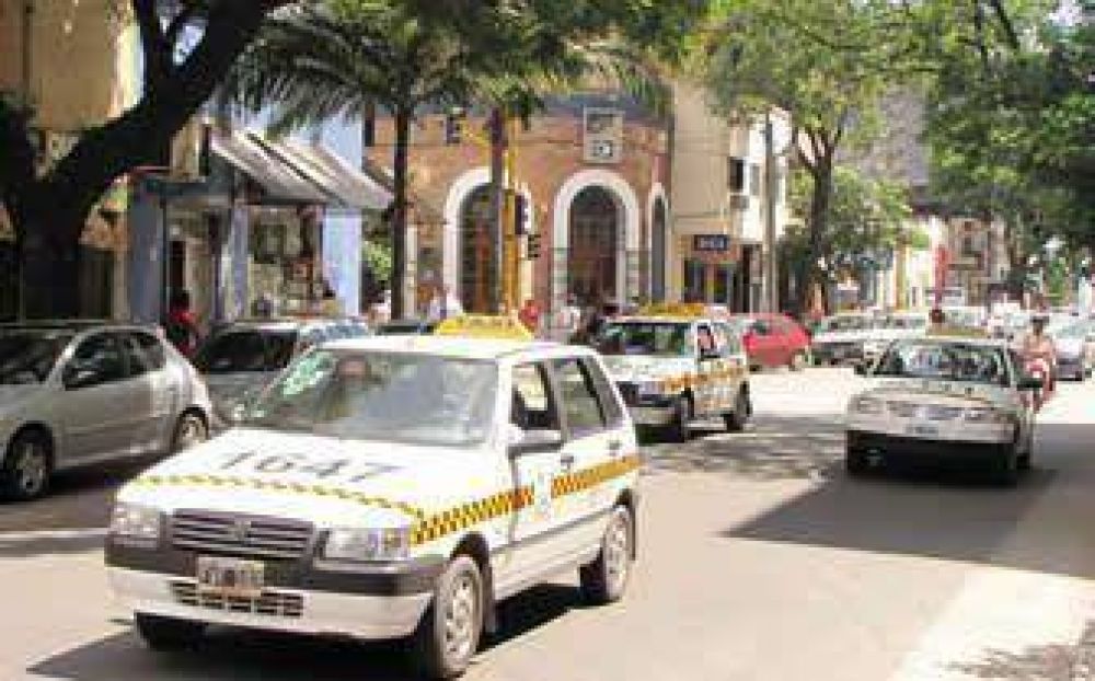 Los taxis no podr�n cobrar la nueva tarifa hasta modificar el reloj 	