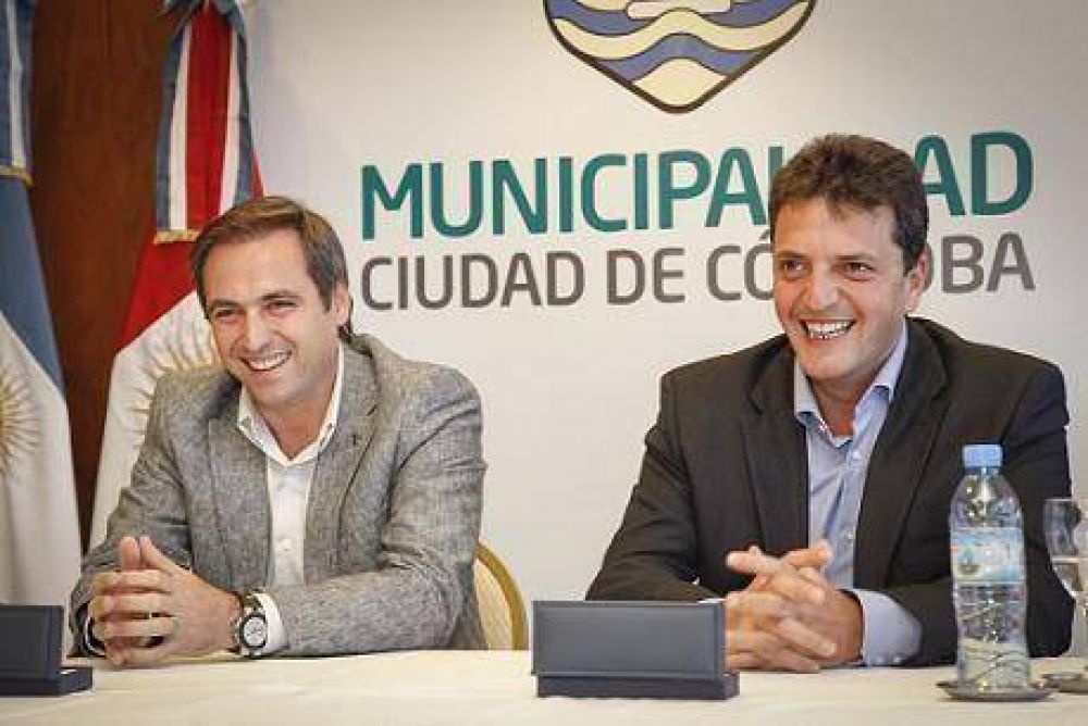 Massa y Mestre firmaron convenio para gesti�n, seguridad y transporte