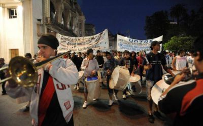 En una plaza colmada, pidieron un cambio de rumbo al Gobierno