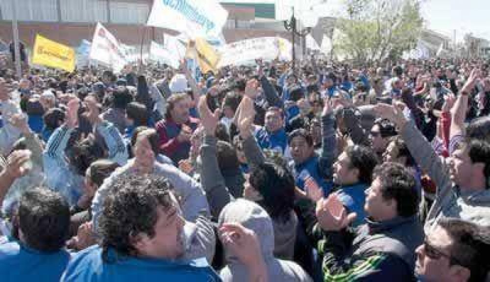 Hoy termina el paro de los petroleros de Chubut