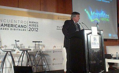 Carlos Selva disert� en encuentro en el Hotel Hilton