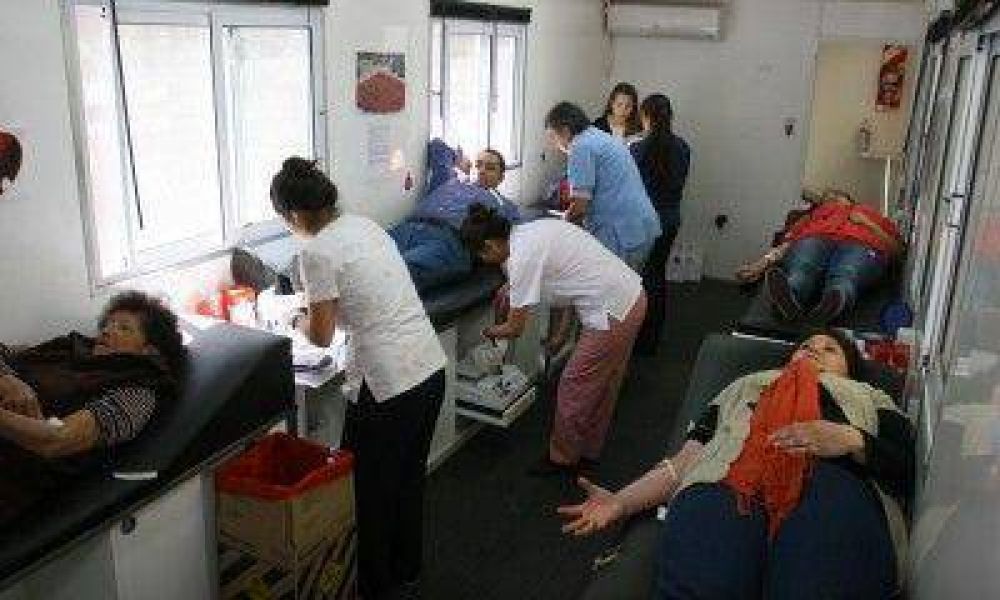 Cerca de cincuenta mendocinos donaron sangre en pleno Centro