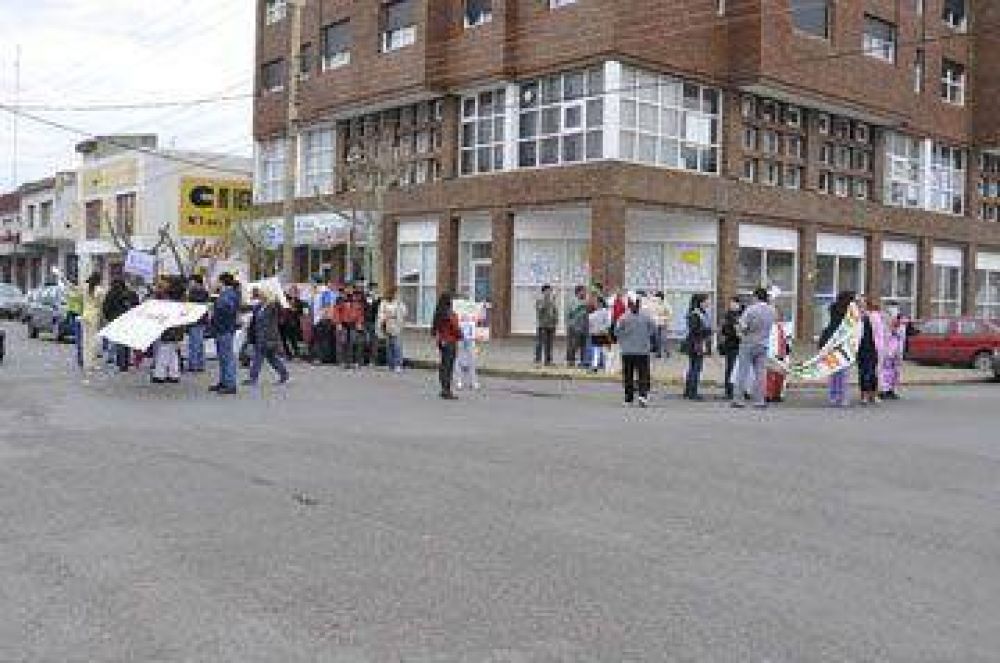 Los enfermeros mantienen sus protestas