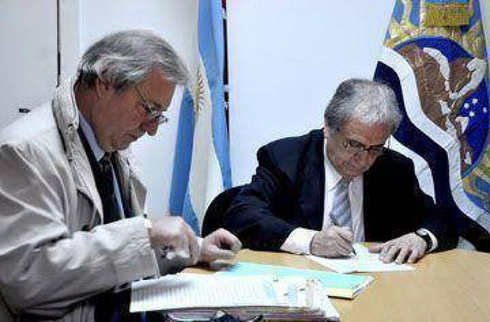 Entregan t�tulos de propiedad
