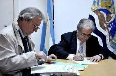 Entregan t�tulos de propiedad