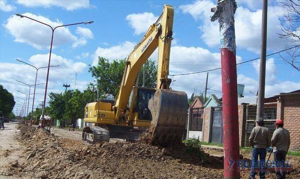 Avanza la nivelaci�n de suelo para el pavimento de las primeras calles en el Monta�a