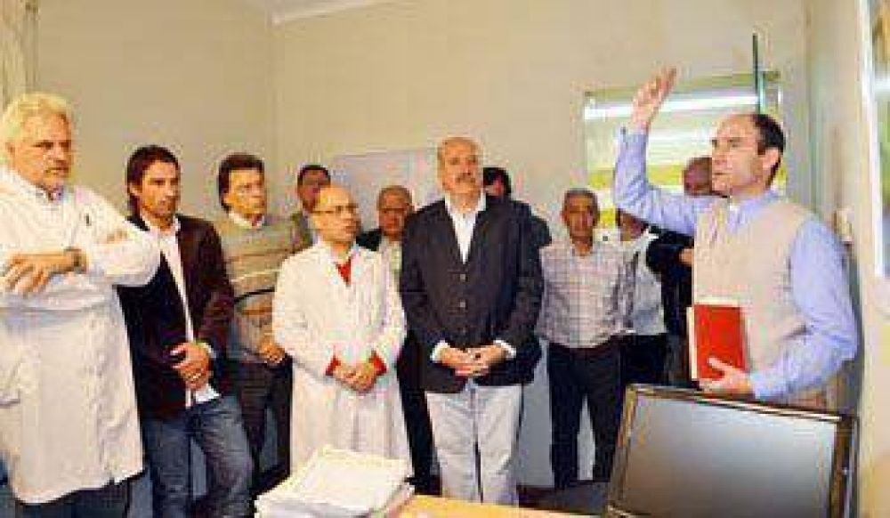 Inauguraron ayer el consultorio oncol�gico en el Hospital San Jos�