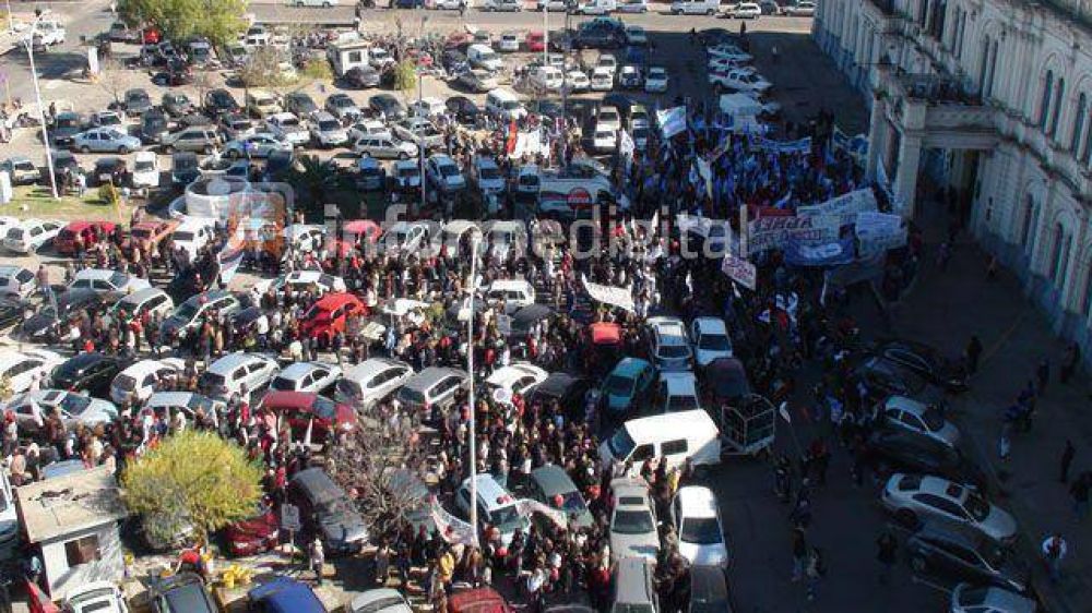 Agmer pone fecha l�mite al gobierno en el conflicto docente	