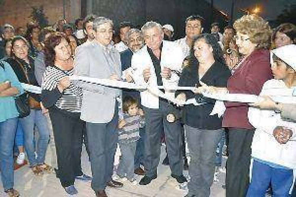 Hugo Infante inaugur� trabajos de pavimento en el Borges