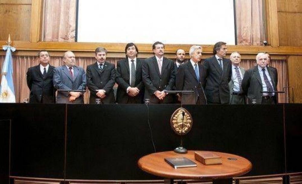 Juraron cuatro jueces federales