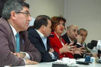 Bater�a de pedidos de informe de legisladores pichettistas