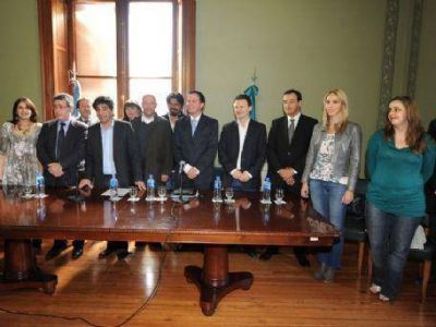 La Rep�blica de los Ni�os uni� al bruerismo y al alakismo