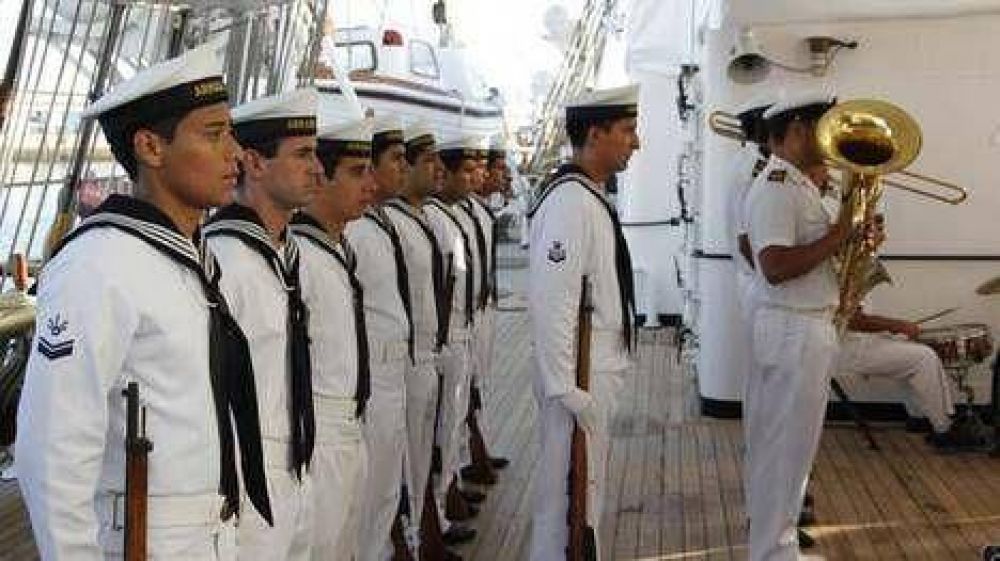 La Fragata Libertad se transforma en una atracci�n tur�stica en Ghana