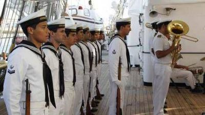 La Fragata Libertad se transforma en una atracci�n tur�stica en Ghana