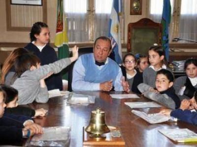S�nchez recibi� visitas escolares en el Despacho Municipal