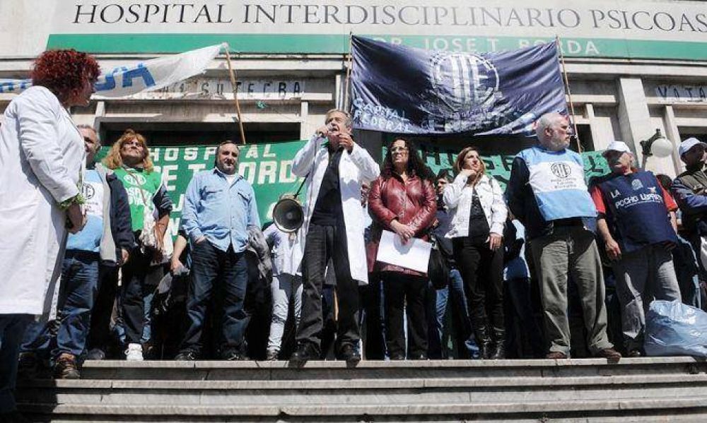 Los trabajadores del Borda denuncian un descuento arbitrario en sus haberes