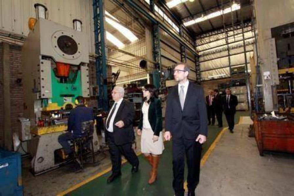 El Titular del Banco Provincia recorri� fabricas de Tigre