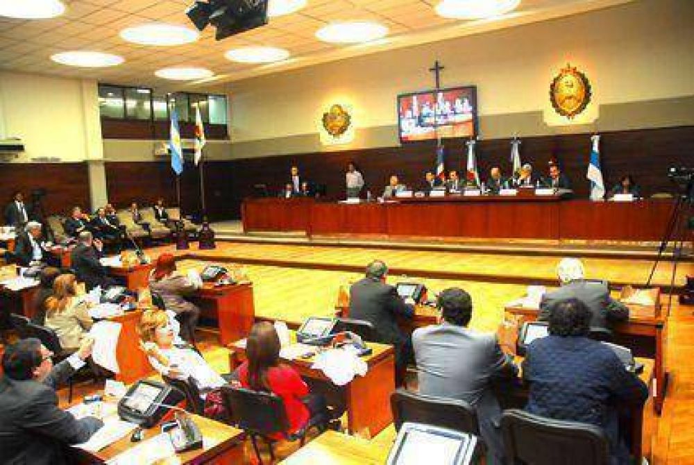 Parlamentarios dispuestos a eliminar  Las asimetr�as 