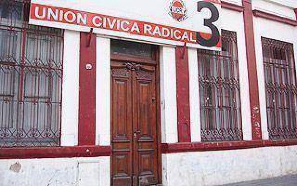 UCR: Avellaneda a elecciones, Echeverr�a en la inc�gnita