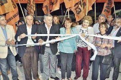 Infante inaugur� obras de desag�e y pavimento 