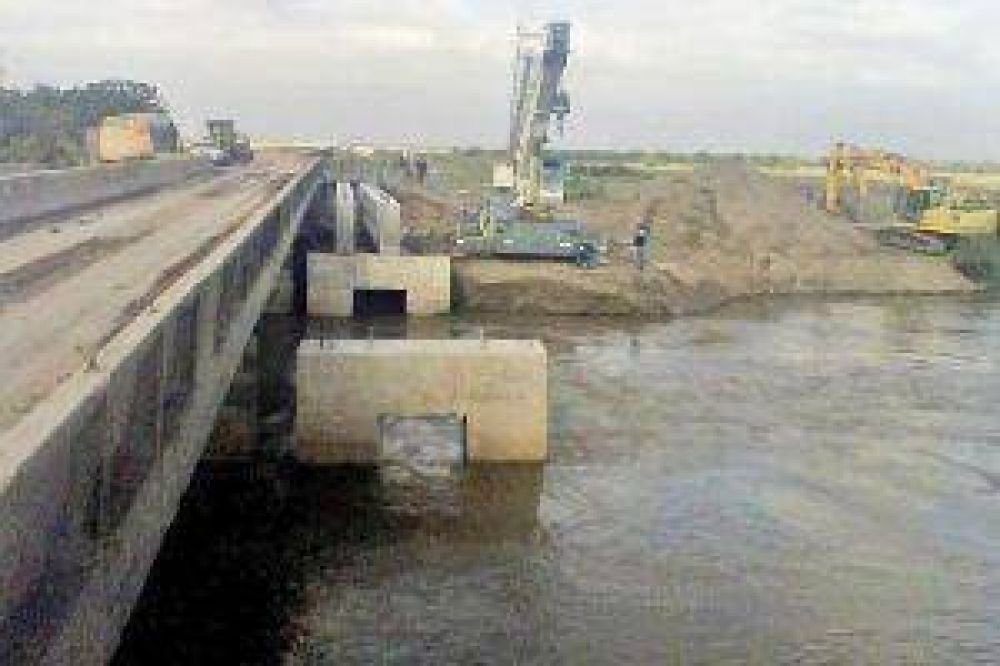 Nuevo puente sobre el r�o Utis permitir� unir cuatro departamentos