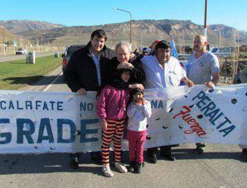Peralta fue recibido por una caravana y critic� a dirigentes calafatenses