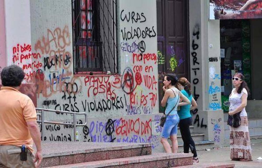 Las pintadas en el centro posade�o no tienen denuncia formal