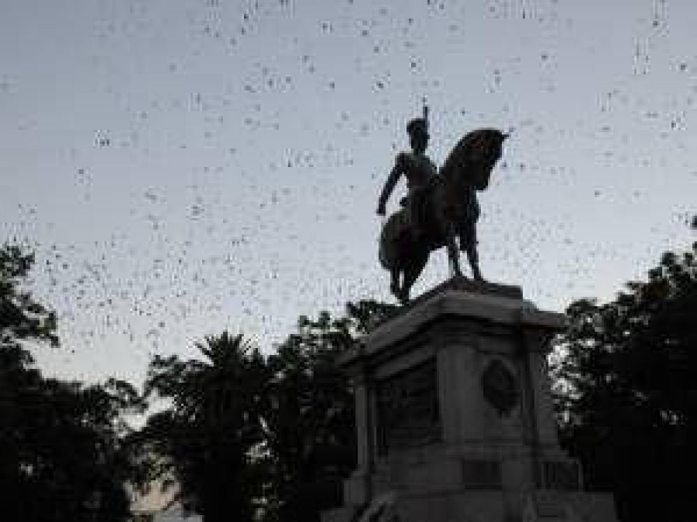 La emblem�tica estatua de Juan Pascual Pringles cumpli� 100 a�os