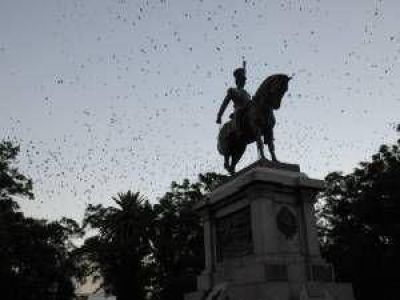 La emblem�tica estatua de Juan Pascual Pringles cumpli� 100 a�os