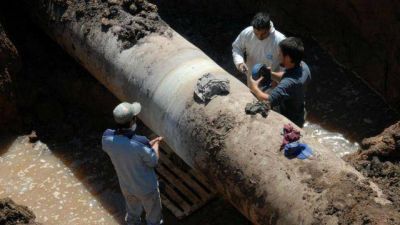 Arreglaron el ca�o que dej� al 35% de la ciudad sin agua