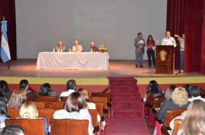 Camau particip� de la apertura del Primer Congreso Educativo Provincial