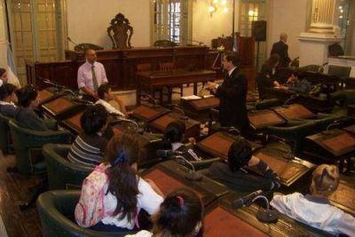 El Vicegobernador recibi� la visita de los alumnos del Colegio Ren� Favaloro