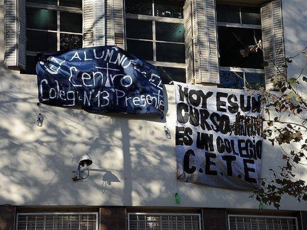 Por las tomas de colegios, la Ciudad extender� el calendario escolar 2012