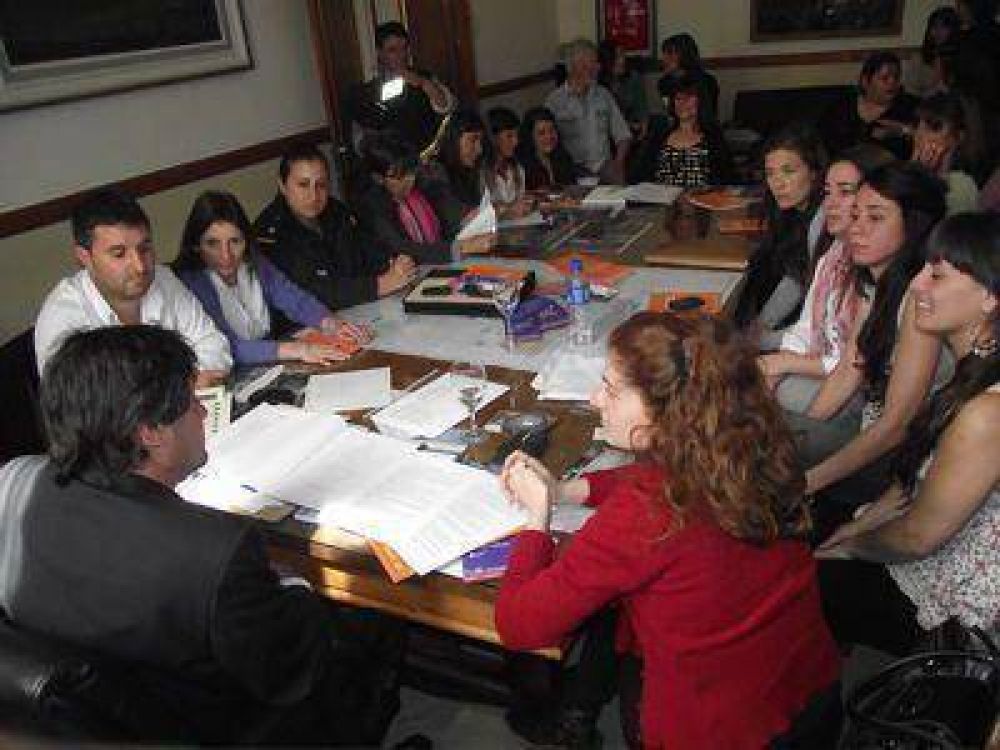 Presentan la Mesa Local para la Prevenci�n y Erradicaci�n de la Violencia Familiar 