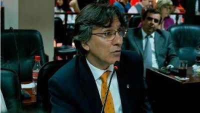 Diputado se quej� por la falta de invitaci�n al acto con el ministro Manzur