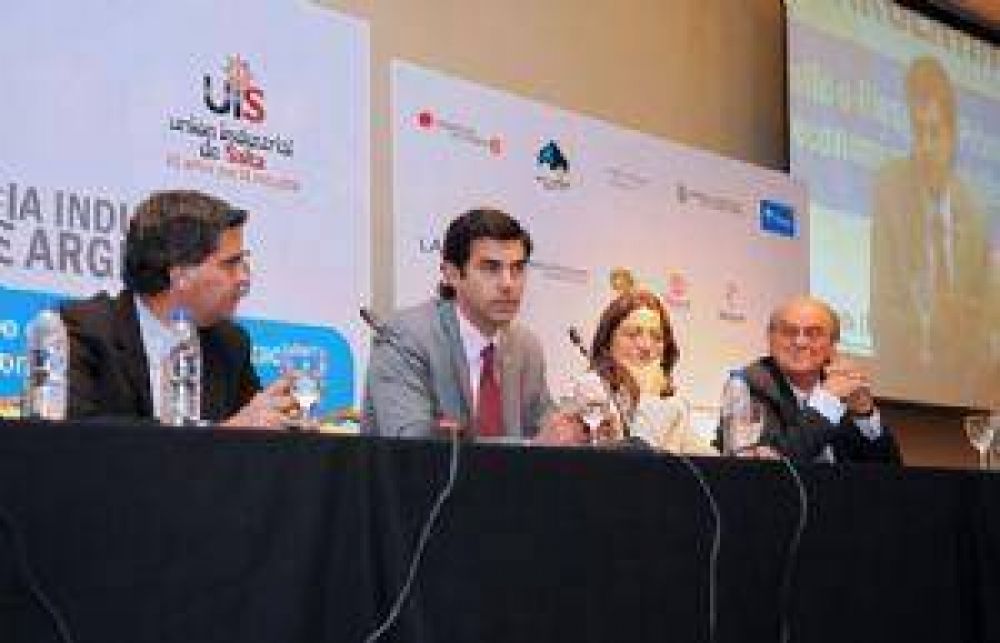 Corpacci disert� sobre la potencialidad industrial desde una mirada regional