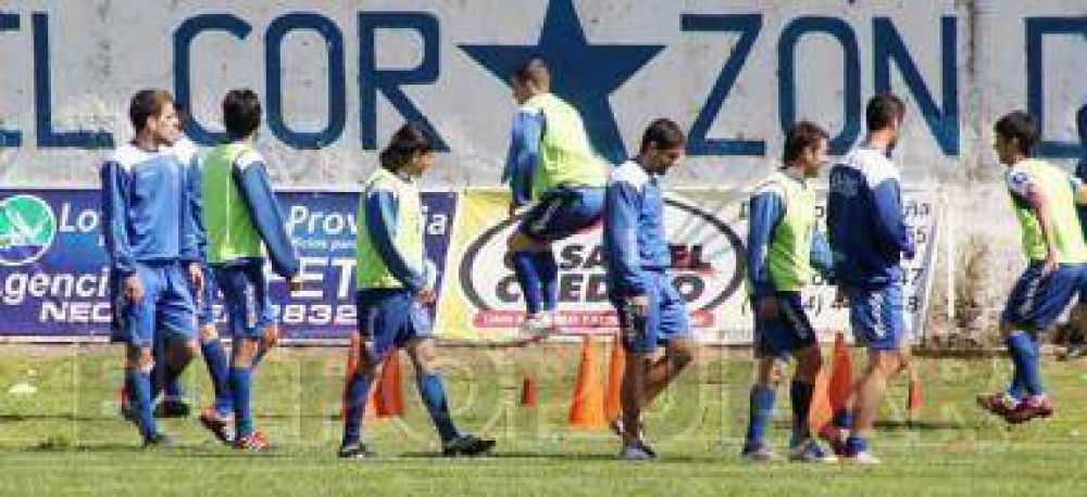 Racing recibe a Defensores de Belgrano