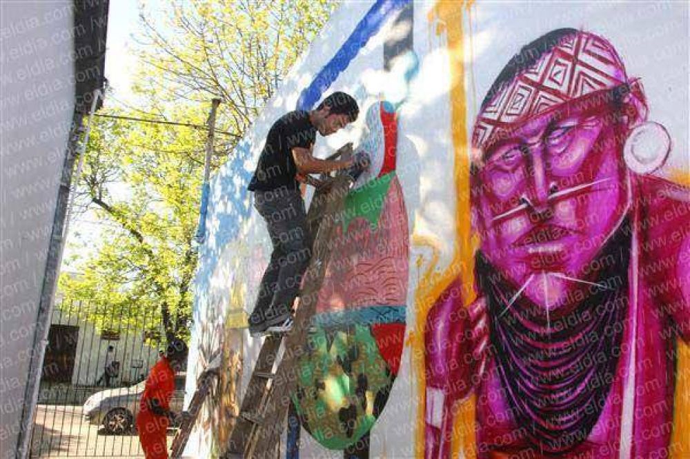 Artistas de varios pa�ses le pintan la cara a La Plata  